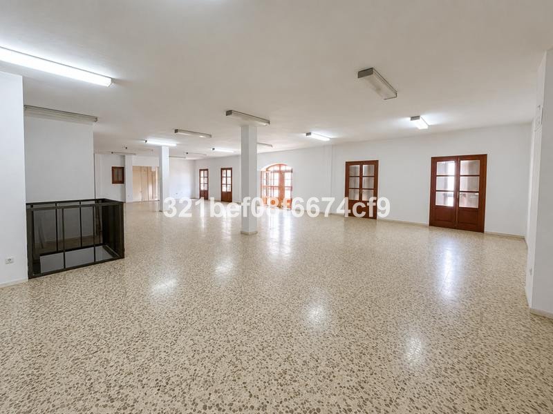 Commercial in Estepona