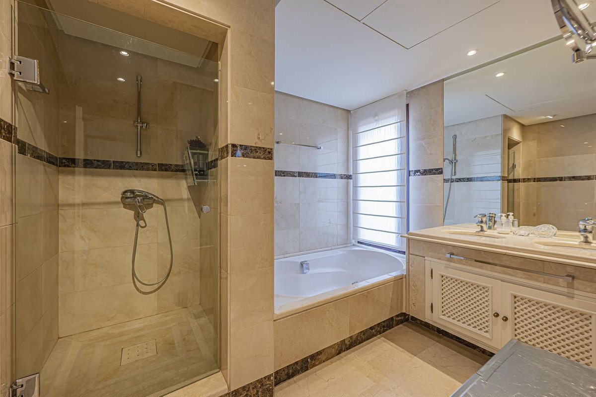 3 Bed Penthouse in Puerto Banús