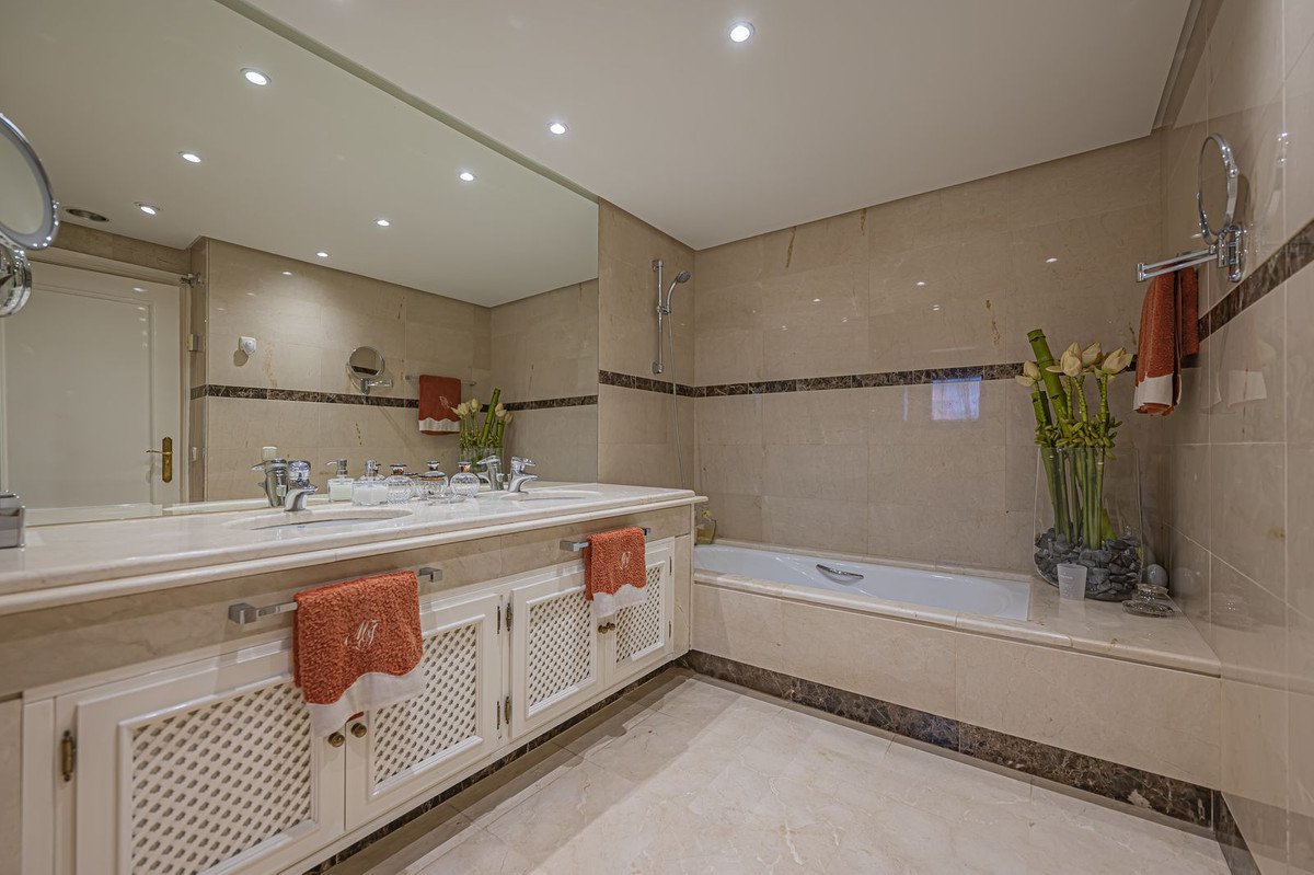 3 Bed Penthouse in Puerto Banús