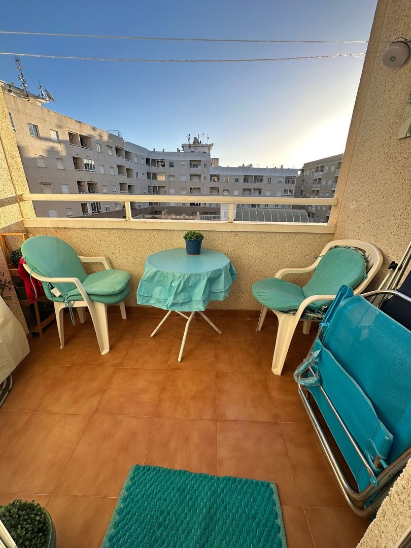 1 Bed Middle Floor Apartment in Torrevieja