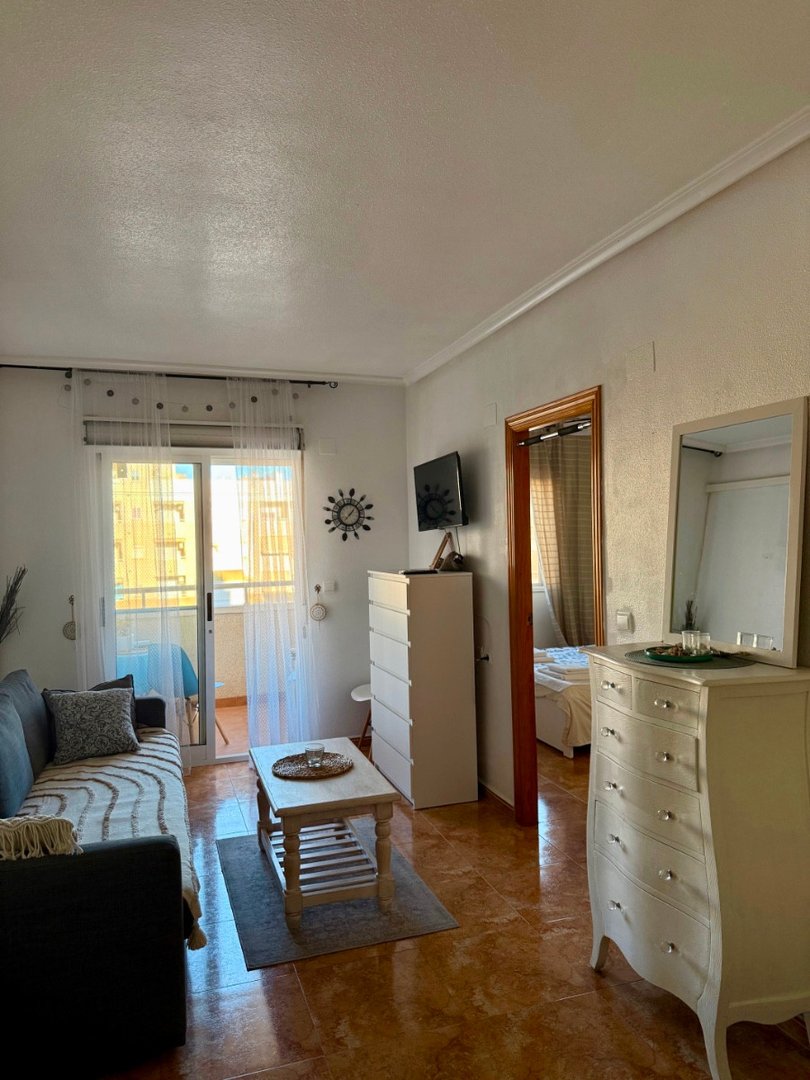 1 Bed Middle Floor Apartment in Torrevieja