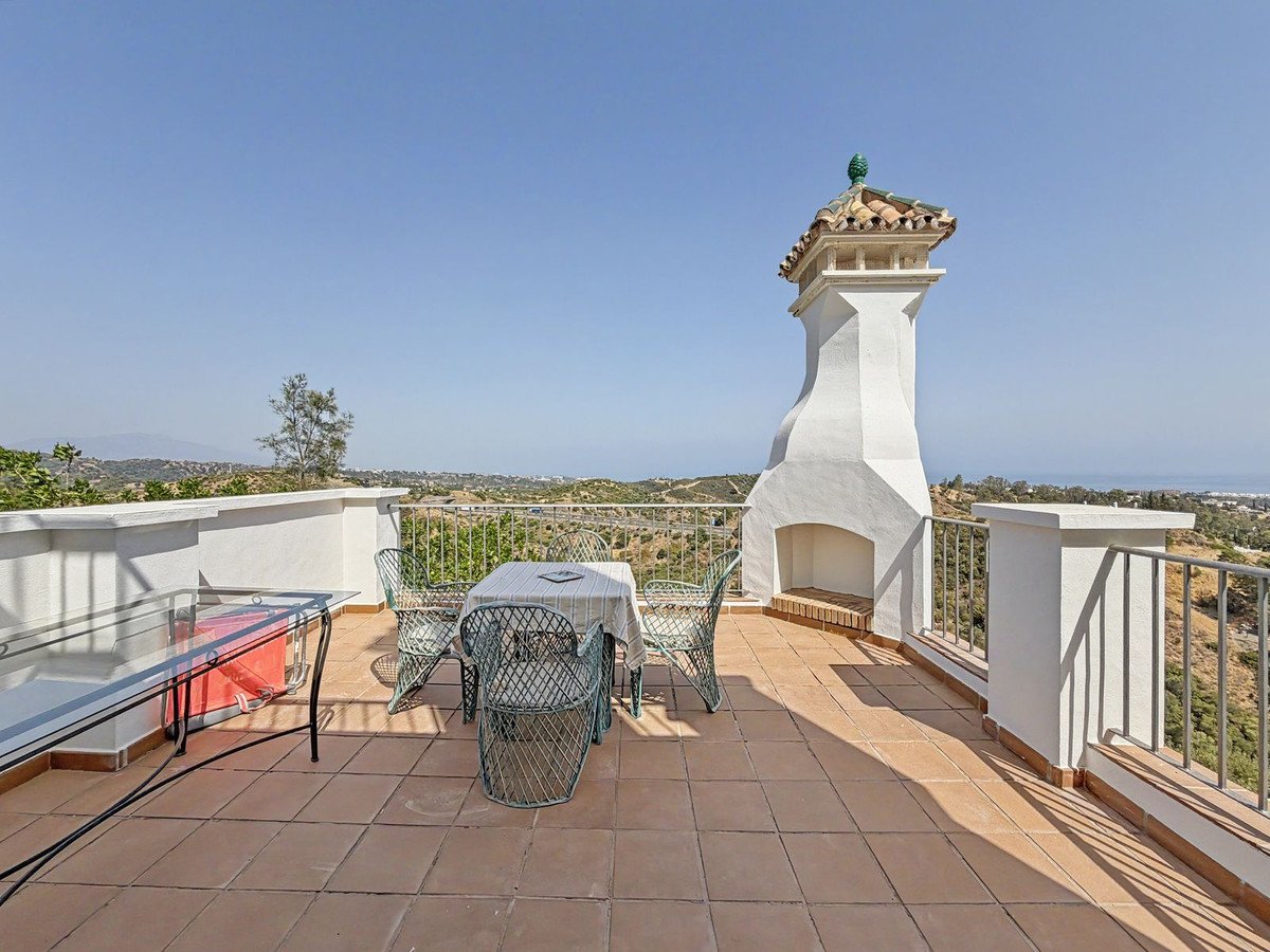 1 Bed Middle Floor Apartment in Estepona