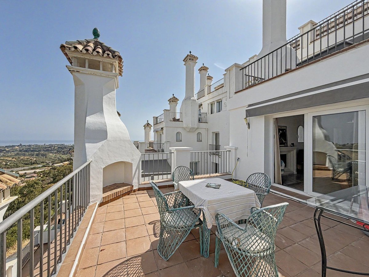 1 Bed Middle Floor Apartment in Estepona