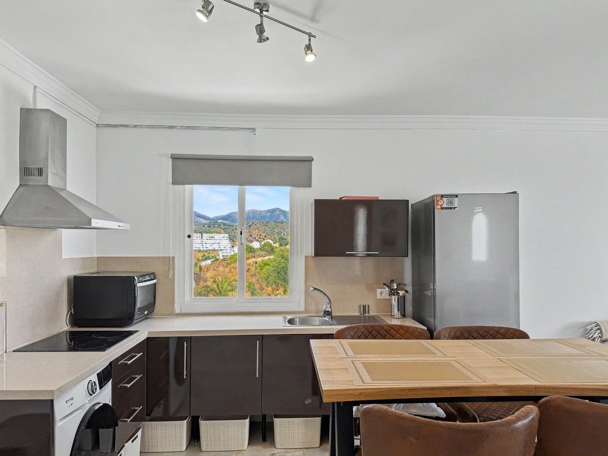 1 Bed Middle Floor Apartment in Estepona