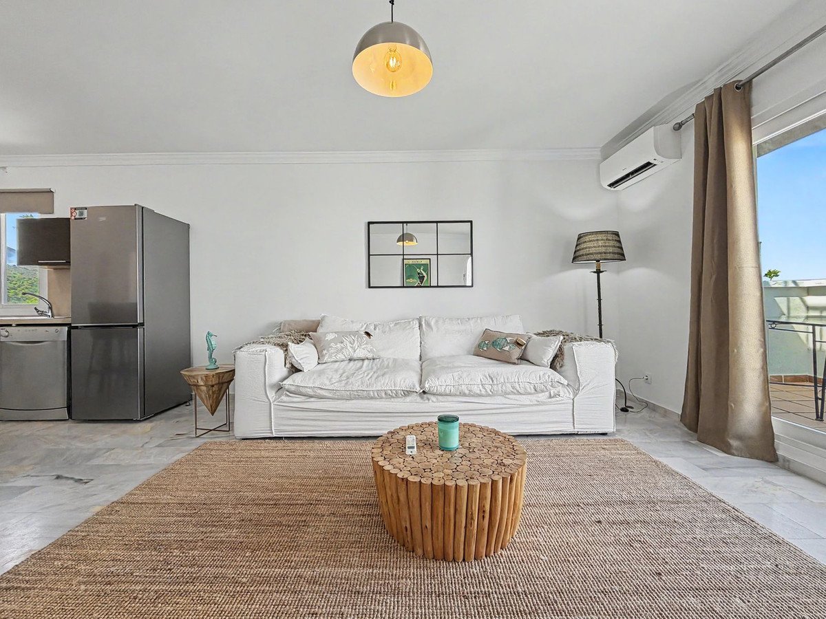 1 Bed Middle Floor Apartment in Estepona
