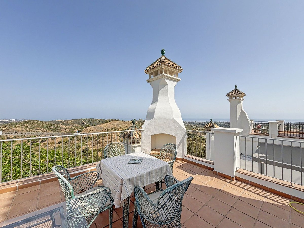 1 Bed Middle Floor Apartment in Estepona