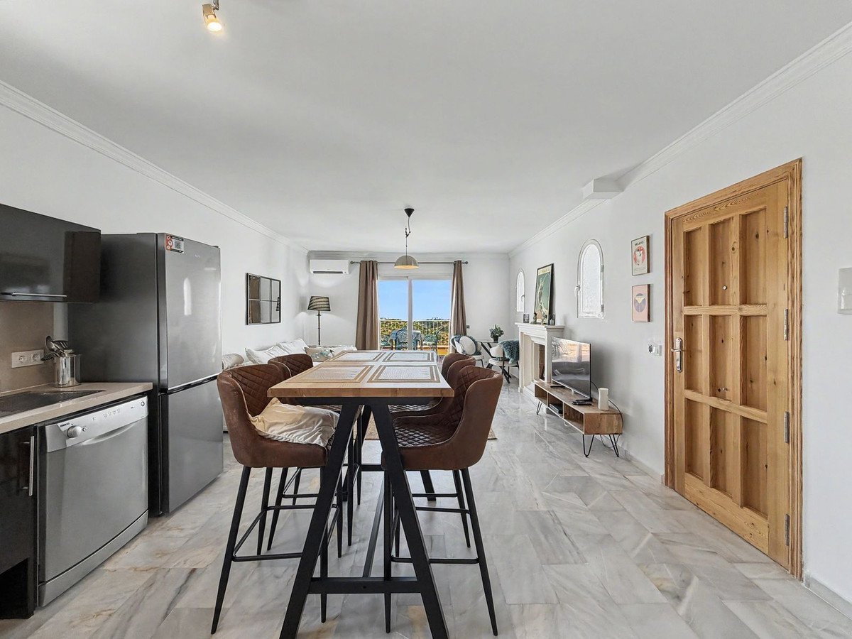1 Bed Middle Floor Apartment in Estepona