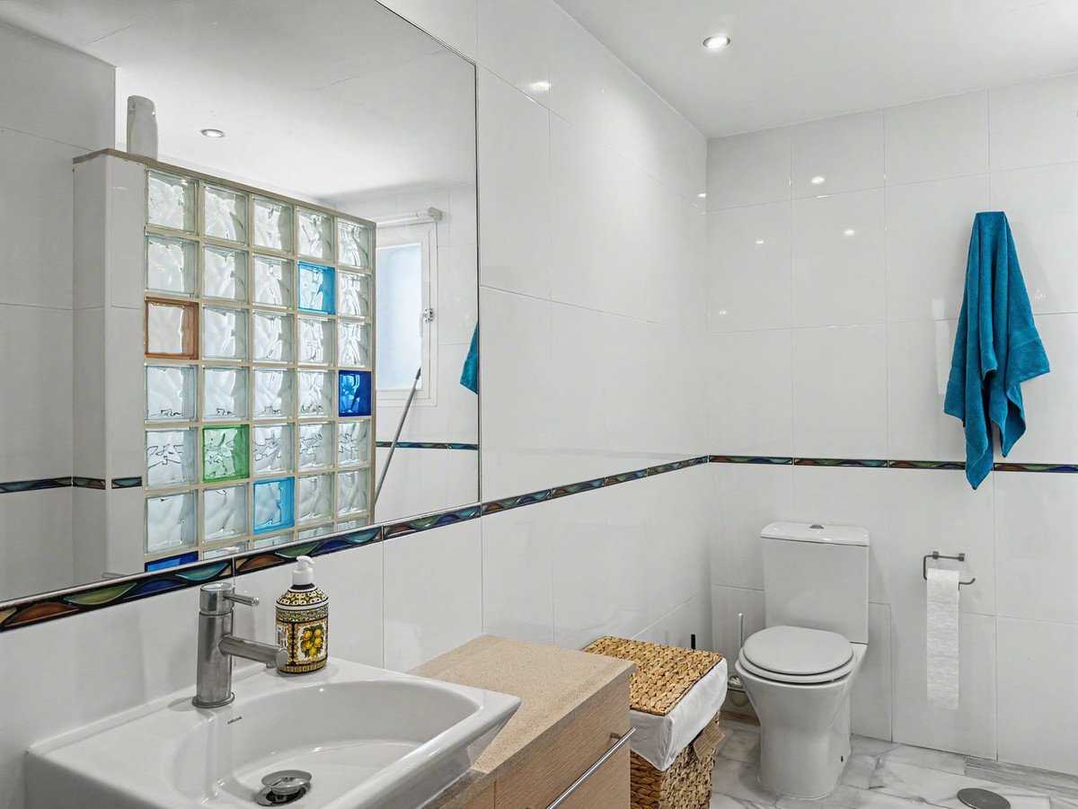 1 Bed Middle Floor Apartment in Estepona