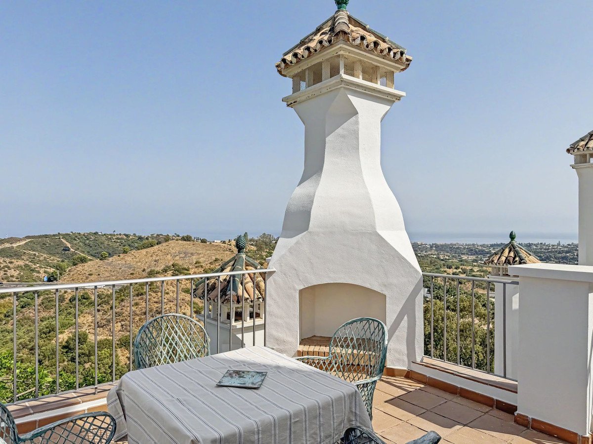 1 Bed Middle Floor Apartment in Estepona