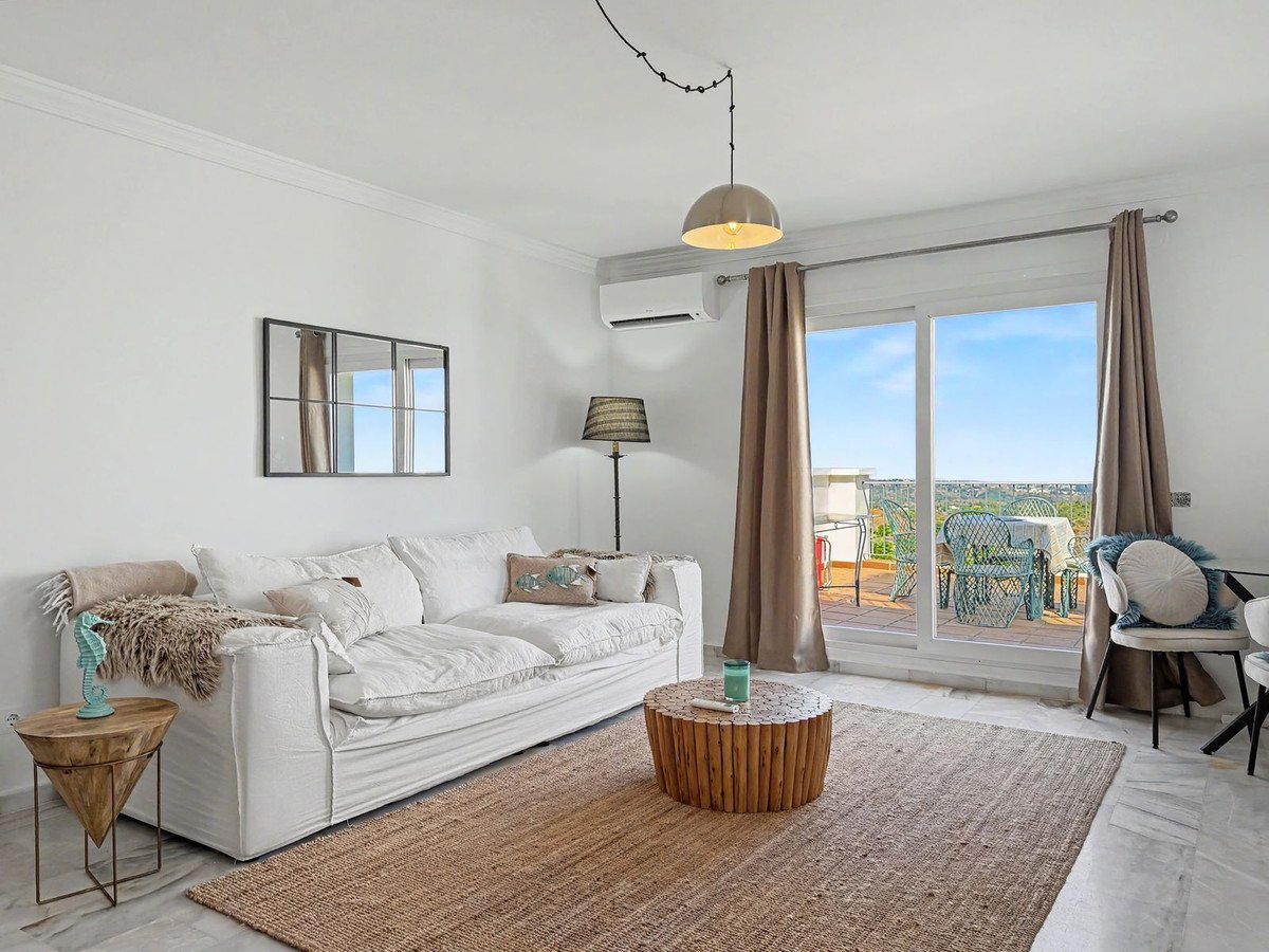 1 Bed Middle Floor Apartment in Estepona