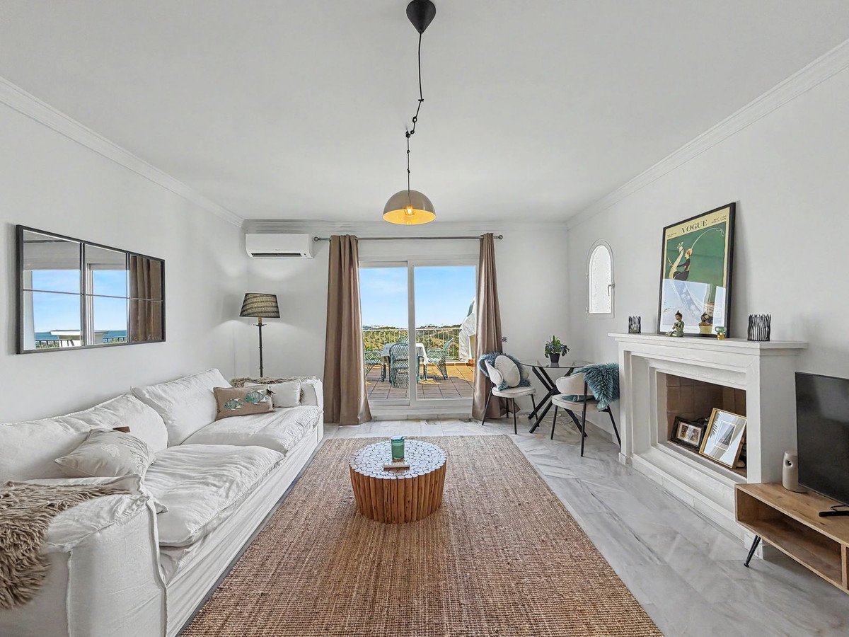1 Bed Middle Floor Apartment in Estepona