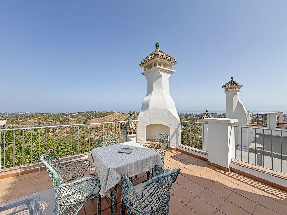 1 Bed Middle Floor Apartment in Estepona