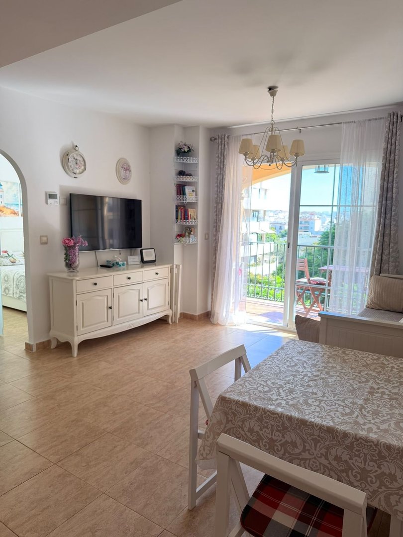 1 Bed Middle Floor Apartment in Estepona