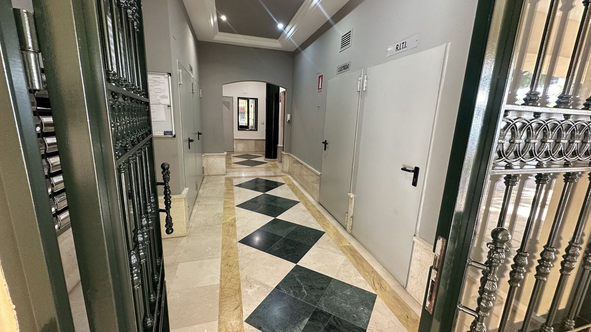 1 Bed Middle Floor Apartment in Estepona