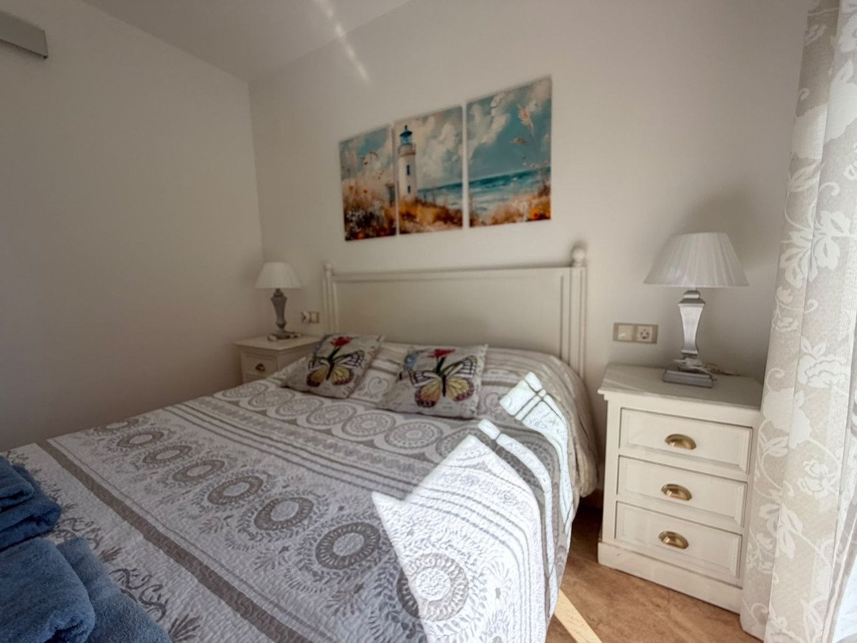 1 Bed Middle Floor Apartment in Estepona