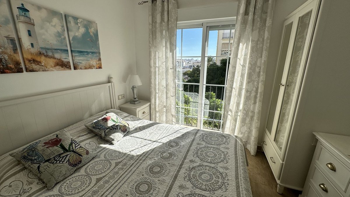 1 Bed Middle Floor Apartment in Estepona