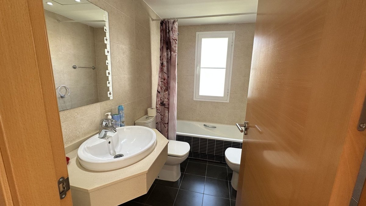 1 Bed Middle Floor Apartment in Estepona