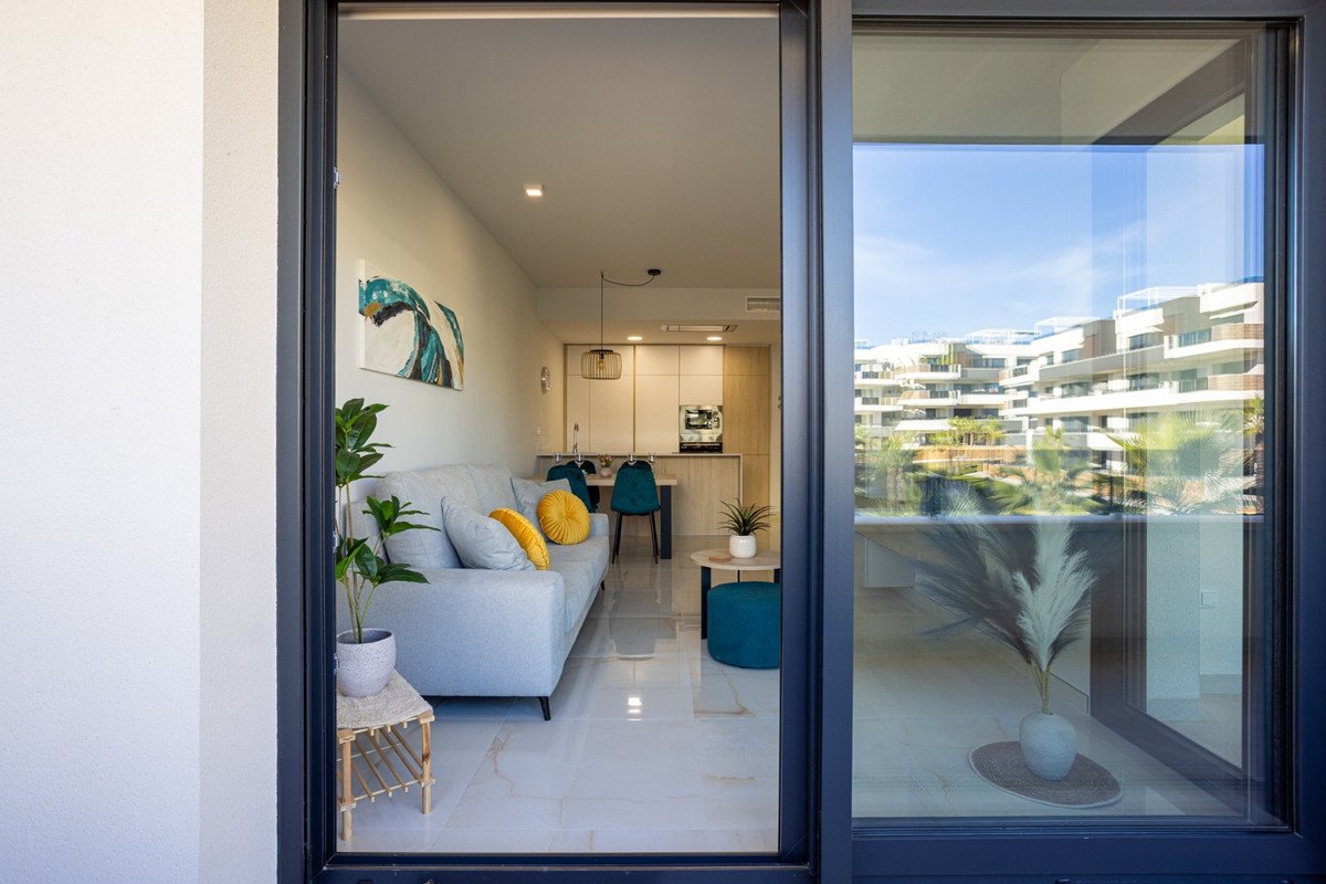2 Bed Ground Floor Apartment in Los Altos