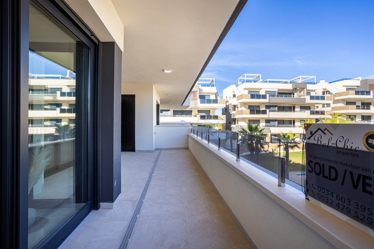 2 Bed Ground Floor Apartment in Los Altos