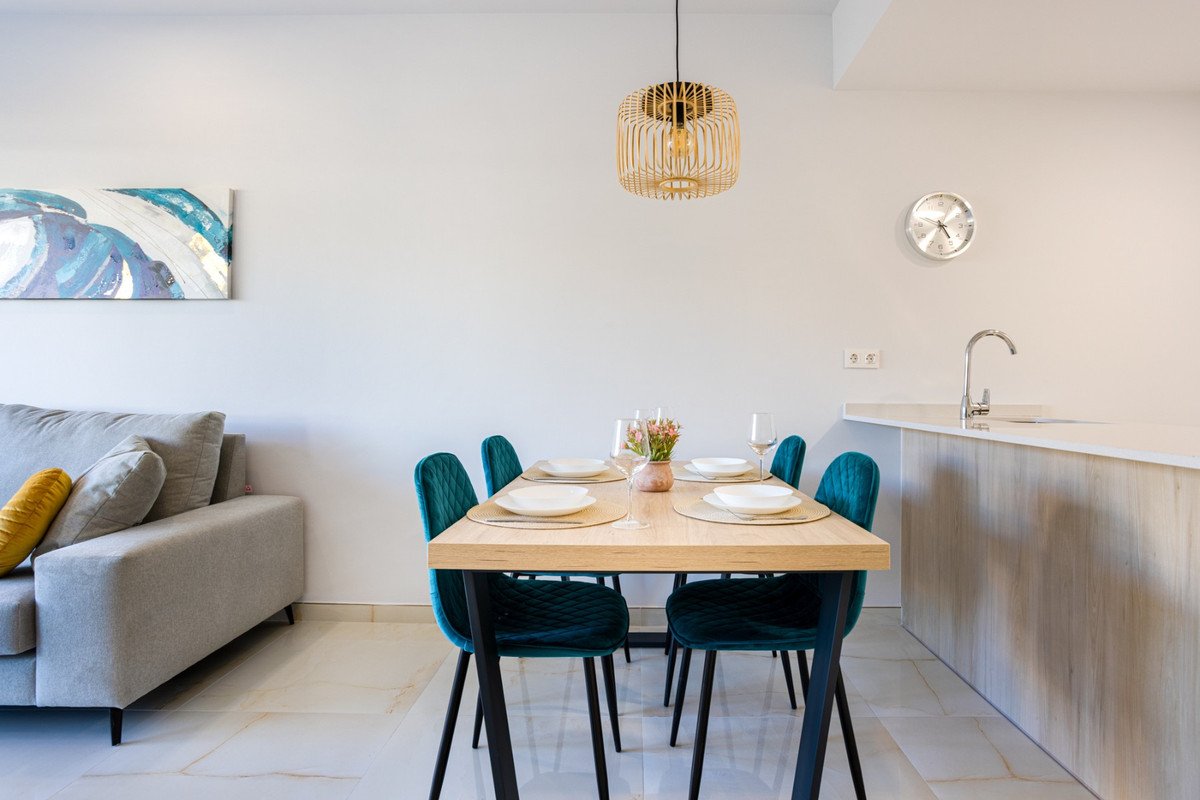 2 Bed Ground Floor Apartment in Los Altos
