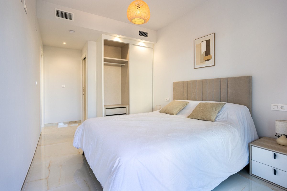 2 Bed Ground Floor Apartment in Los Altos