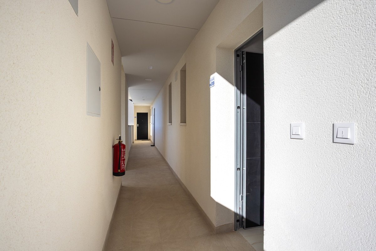 2 Bed Ground Floor Apartment in Los Altos