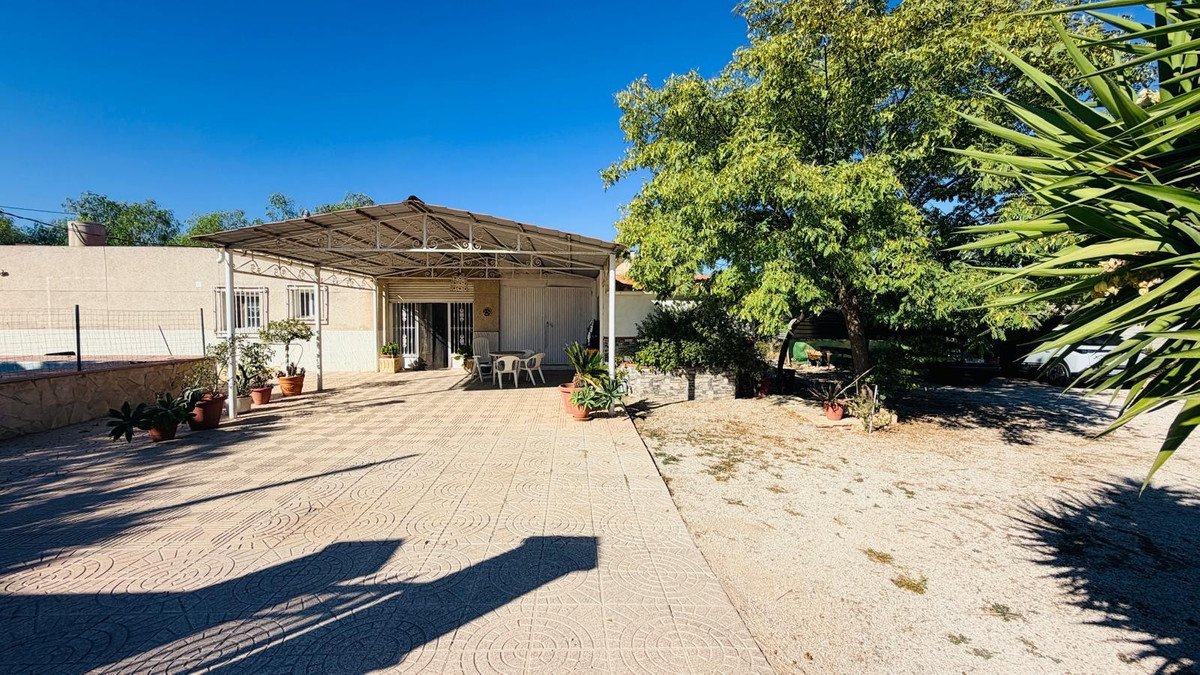 4 Bed Detached Villa in Crevillent