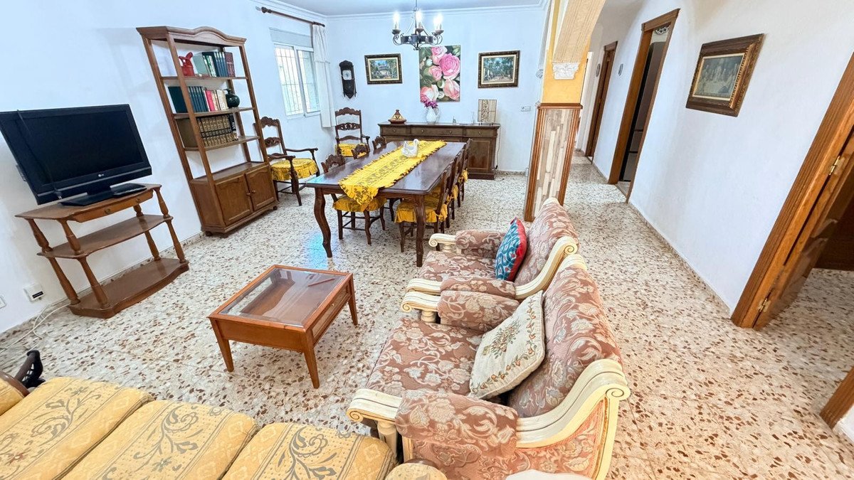 4 Bed Detached Villa in Crevillent