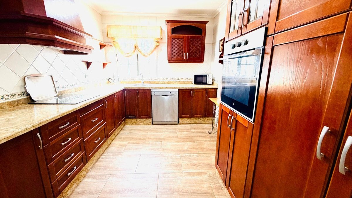 4 Bed Detached Villa in Crevillent