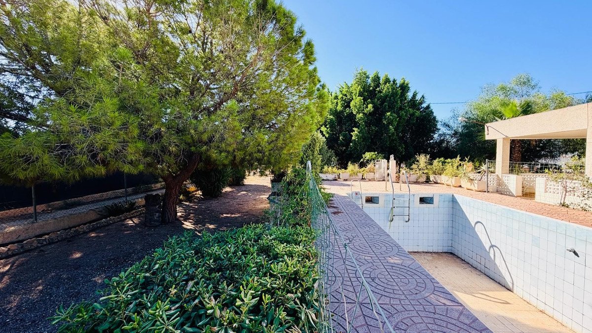4 Bed Detached Villa in Crevillent