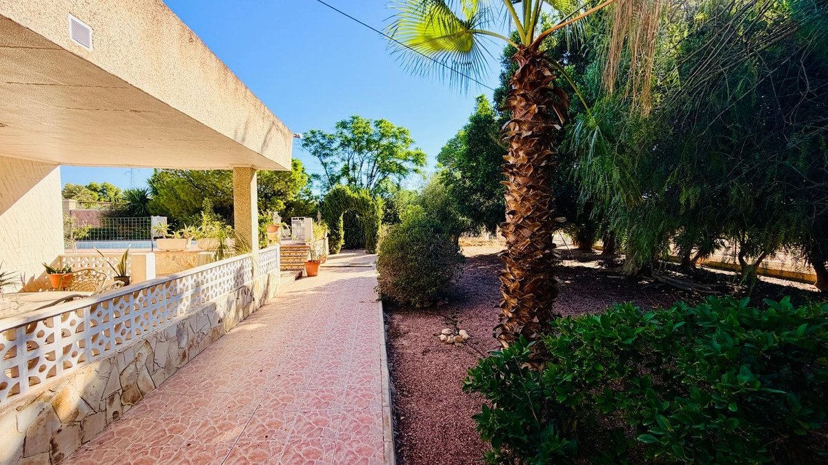 4 Bed Detached Villa in Crevillent