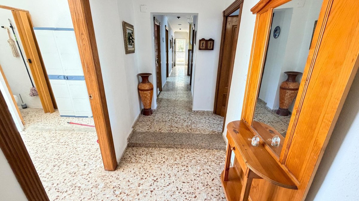 4 Bed Detached Villa in Crevillent