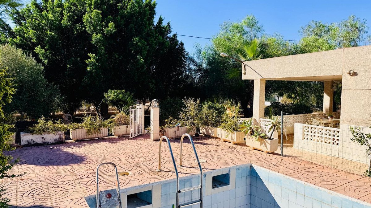 4 Bed Detached Villa in Crevillent