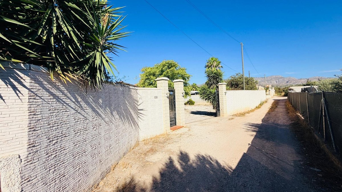 4 Bed Detached Villa in Crevillent
