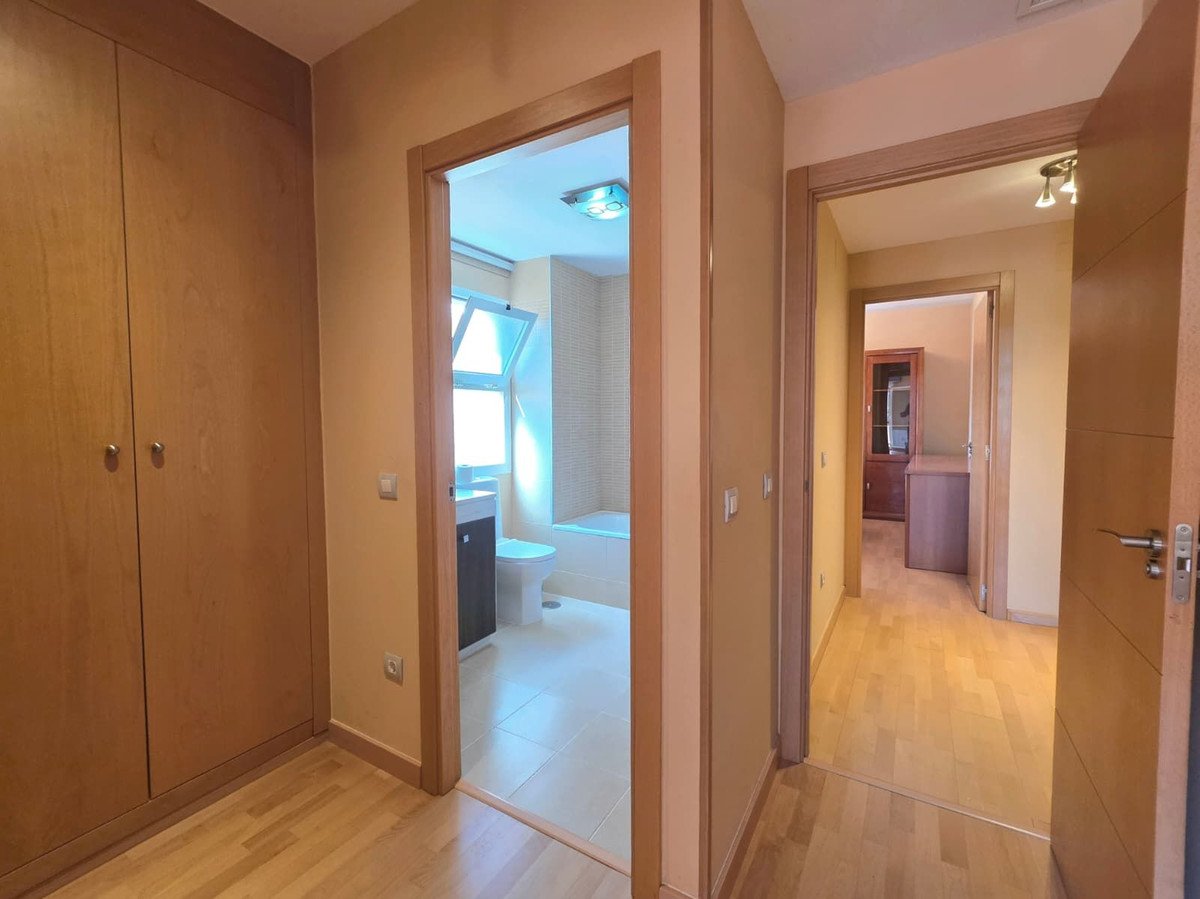 3 Bed Middle Floor Apartment in Selwo