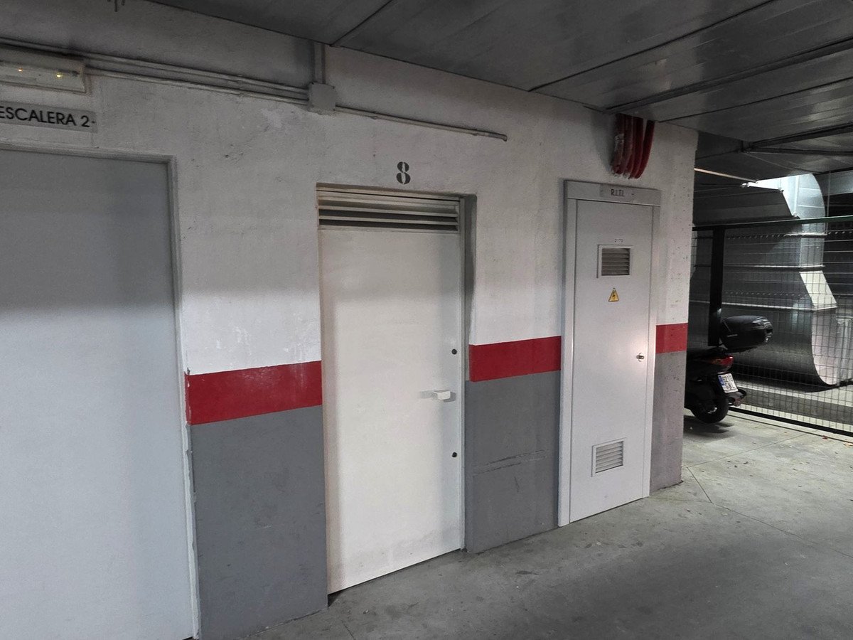 3 Bed Middle Floor Apartment in Selwo