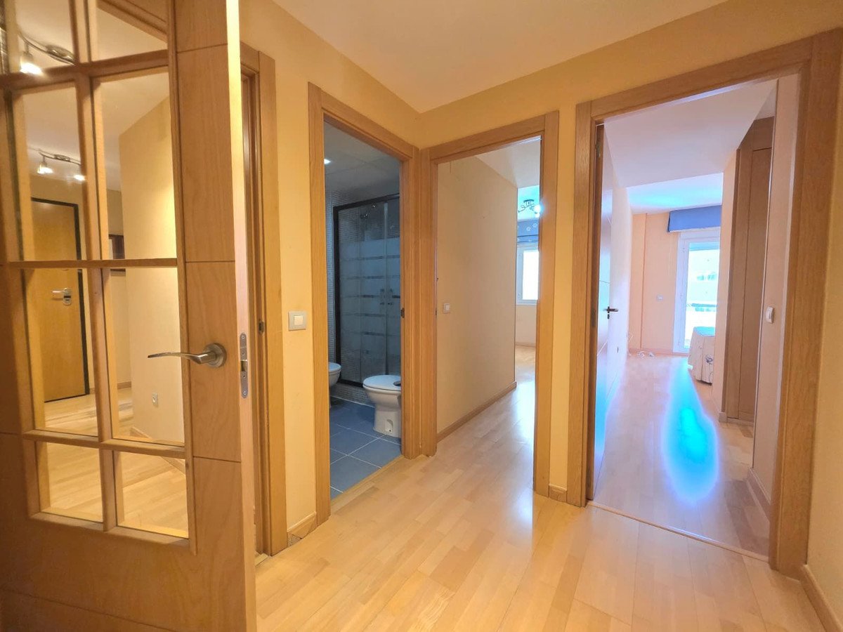 3 Bed Middle Floor Apartment in Selwo