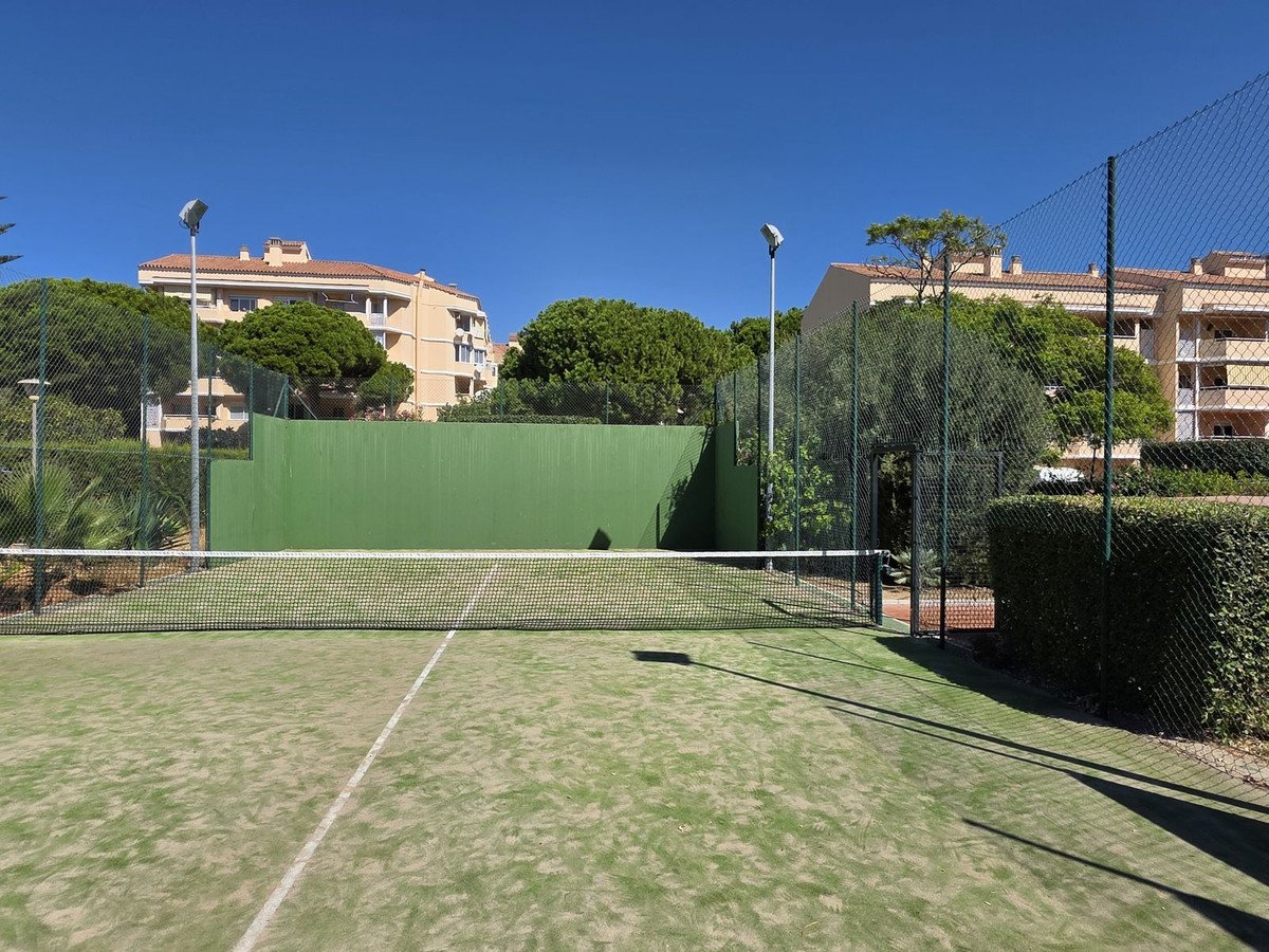 3 Bed Middle Floor Apartment in Selwo