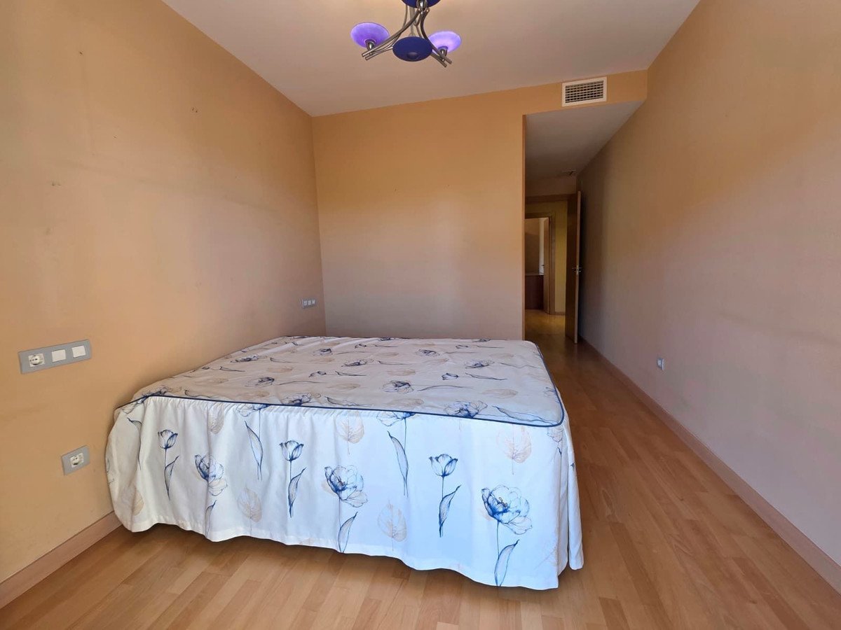 3 Bed Middle Floor Apartment in Selwo