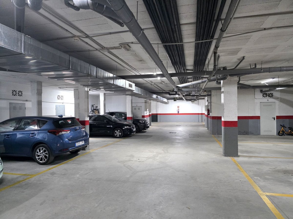 3 Bed Middle Floor Apartment in Selwo
