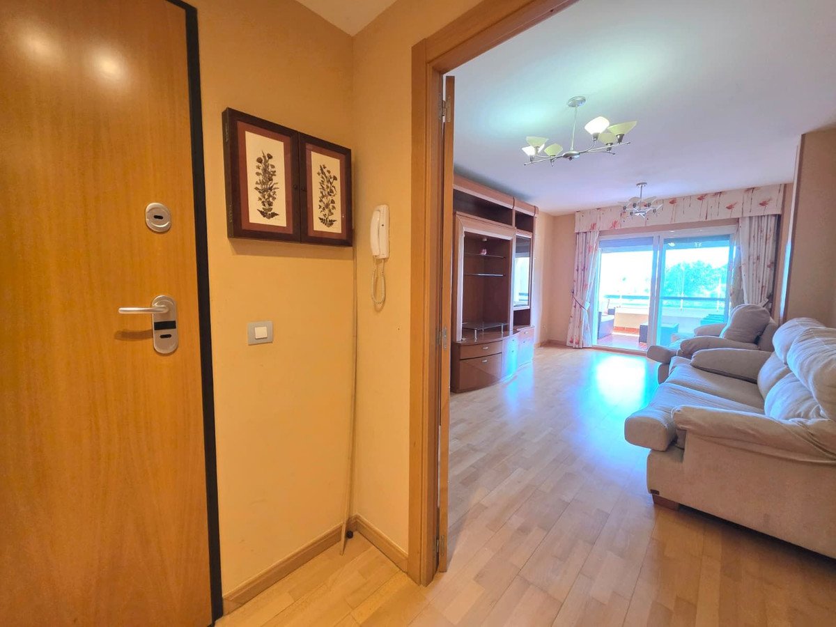 3 Bed Middle Floor Apartment in Selwo