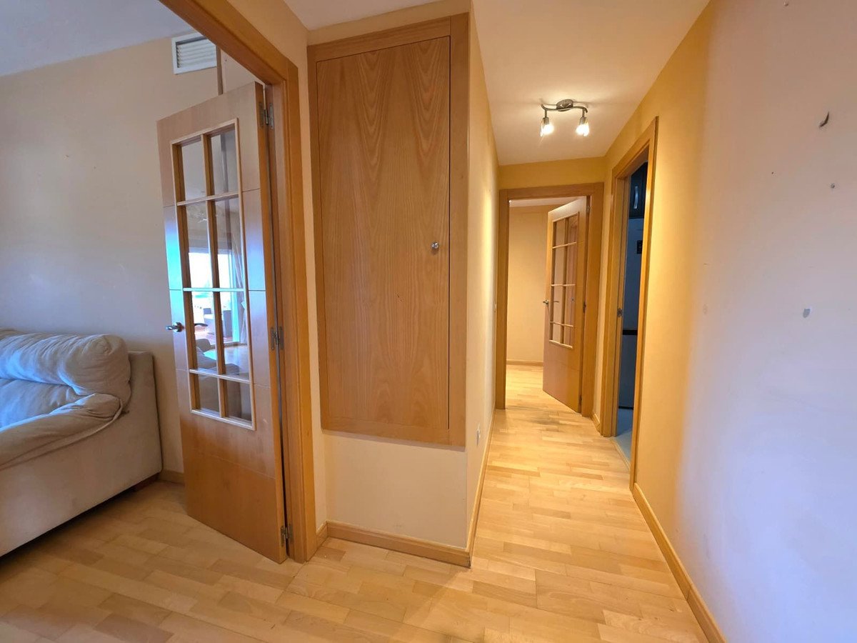 3 Bed Middle Floor Apartment in Selwo