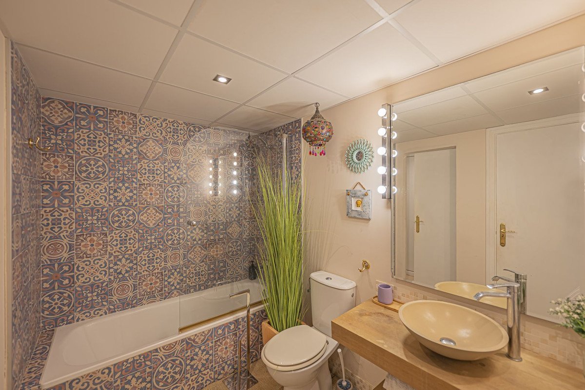 2 Bed Middle Floor Apartment in Guadalmina Alta
