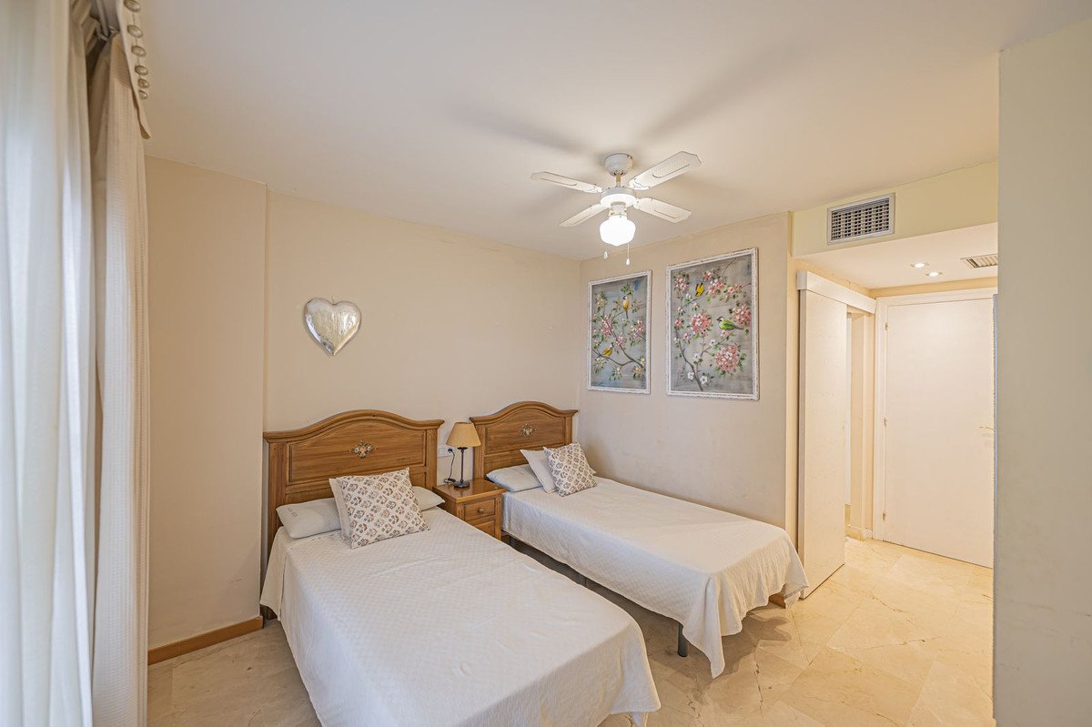 2 Bed Middle Floor Apartment in Guadalmina Alta