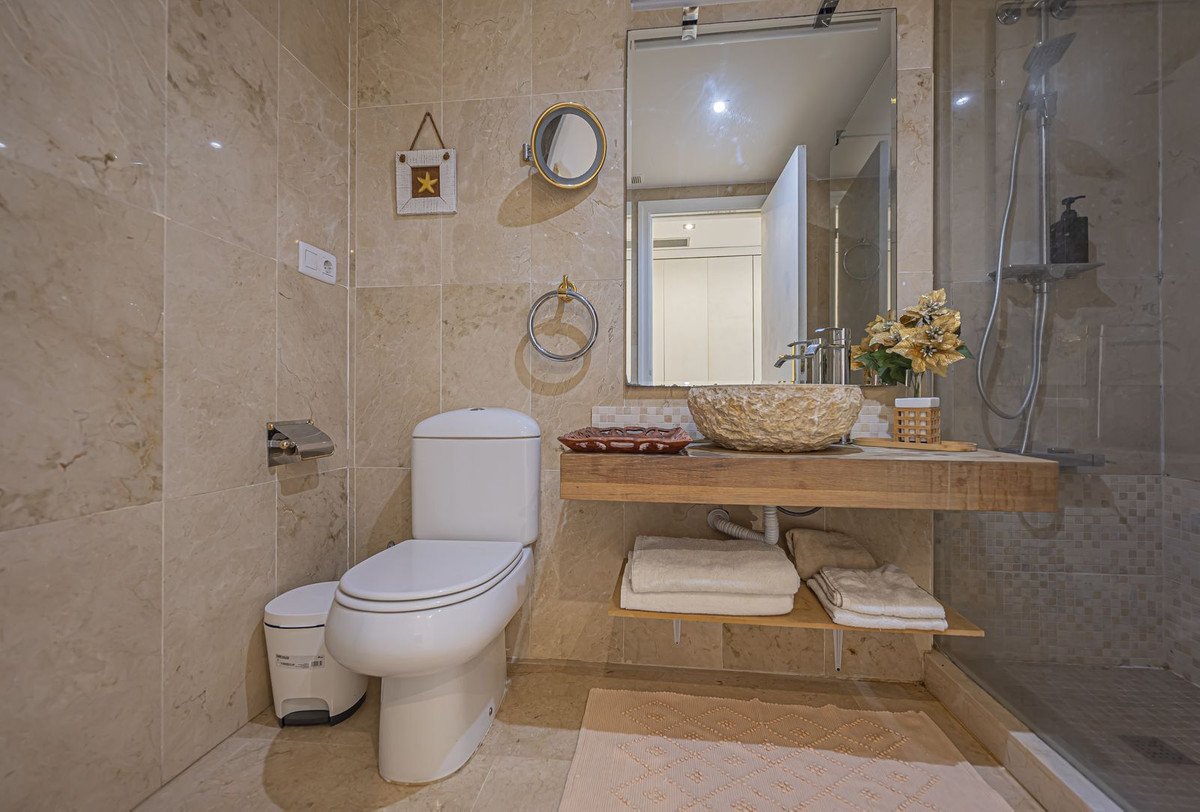 2 Bed Middle Floor Apartment in Guadalmina Alta