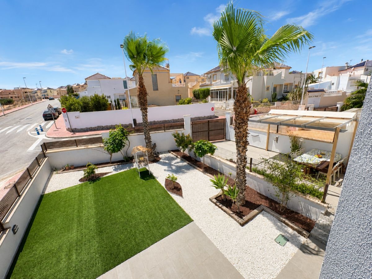 3 Bed Semi-Detached House in Torrevieja
