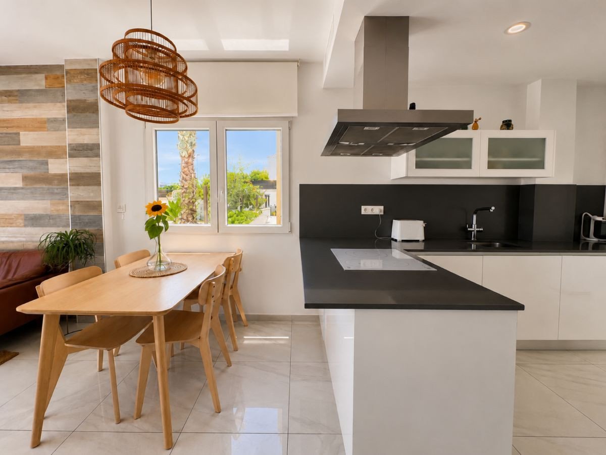 3 Bed Semi-Detached House in Torrevieja