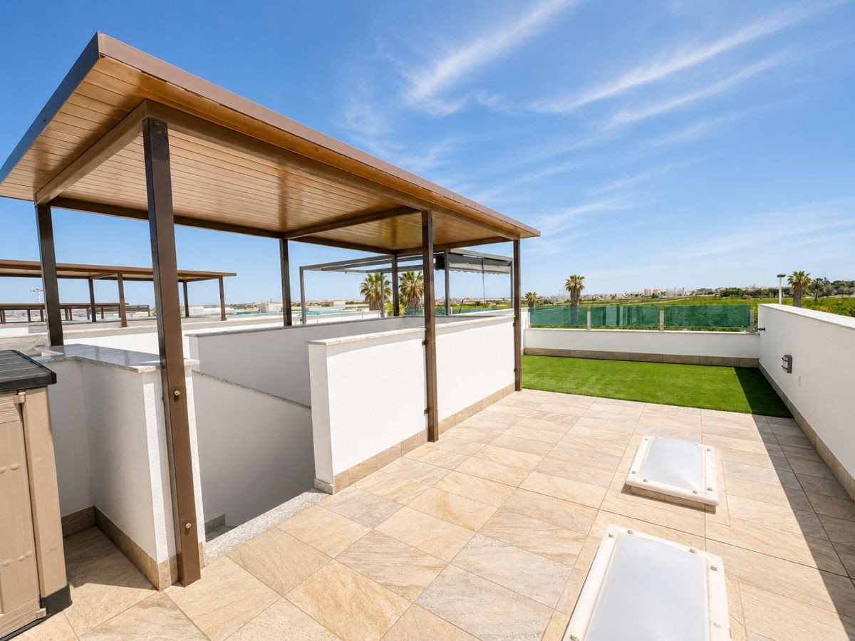 3 Bed Semi-Detached House in Torrevieja