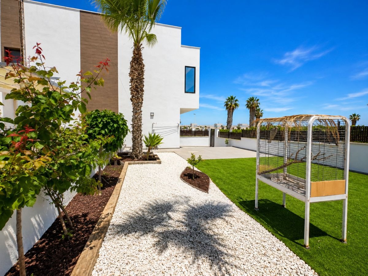 3 Bed Semi-Detached House in Torrevieja