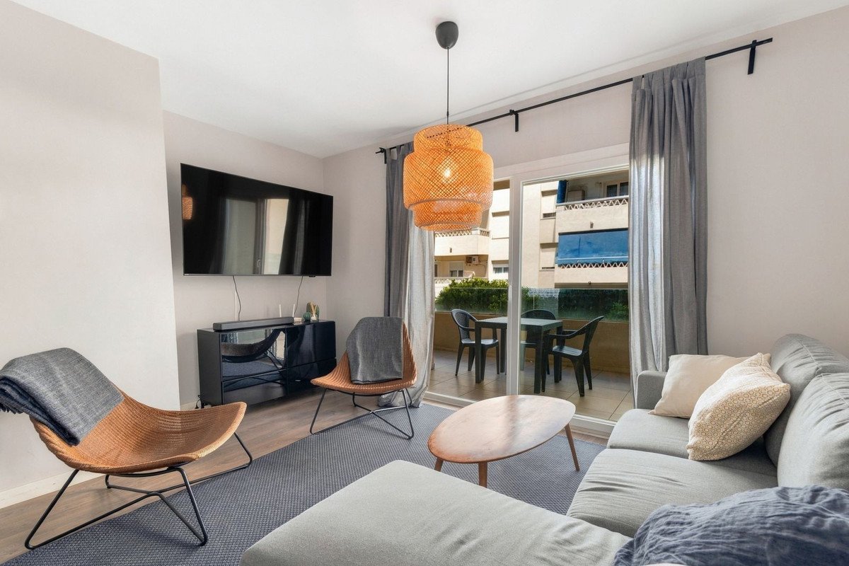 3 Bed Middle Floor Apartment in Nueva Andalucía